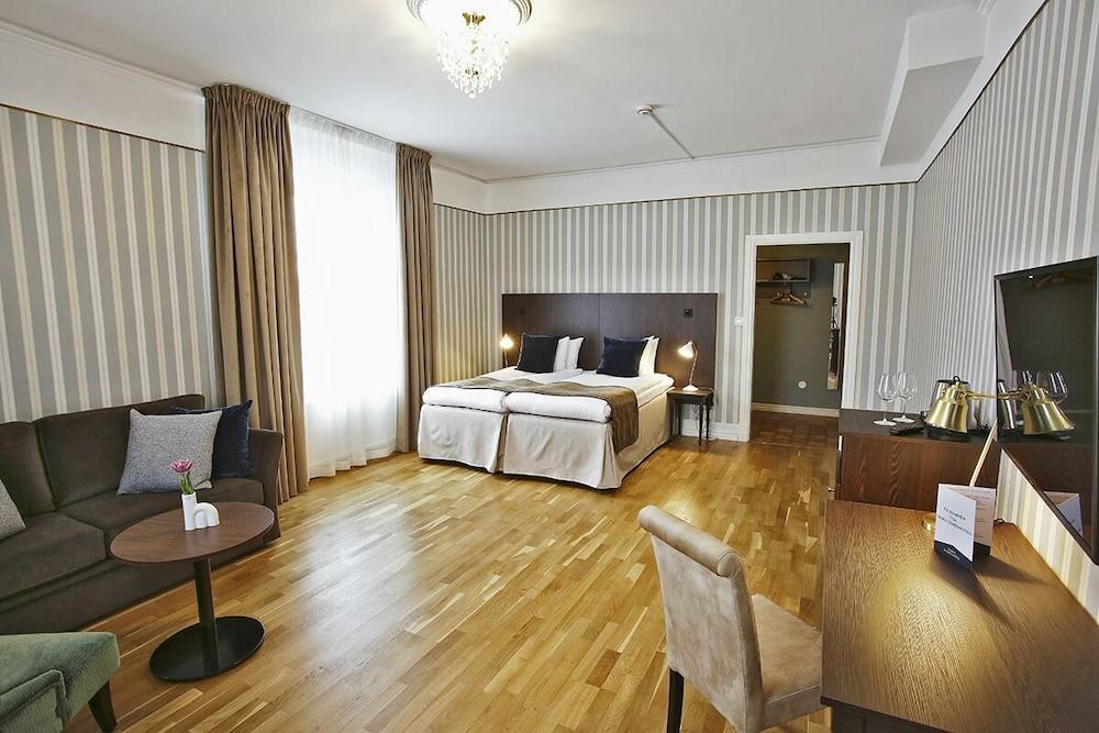 Skara Stadshotell Buitenkant foto