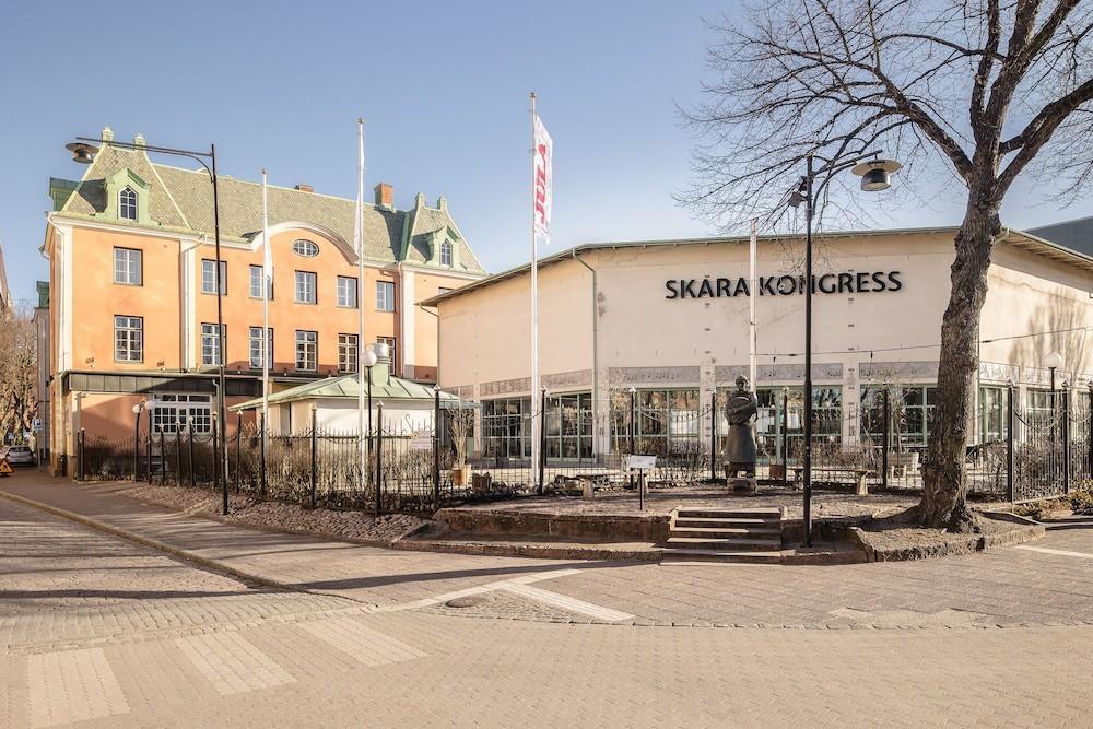 Skara Stadshotell Buitenkant foto