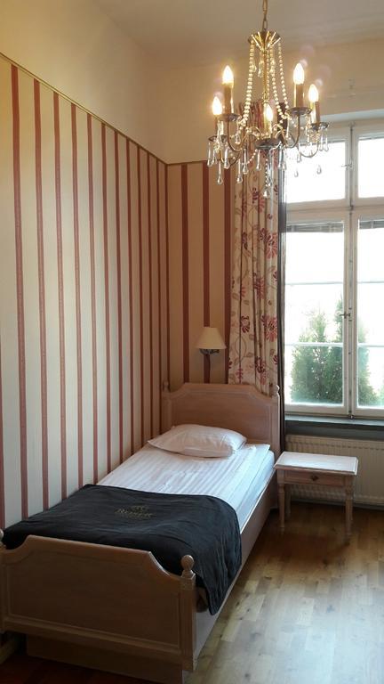 Skara Stadshotell Buitenkant foto